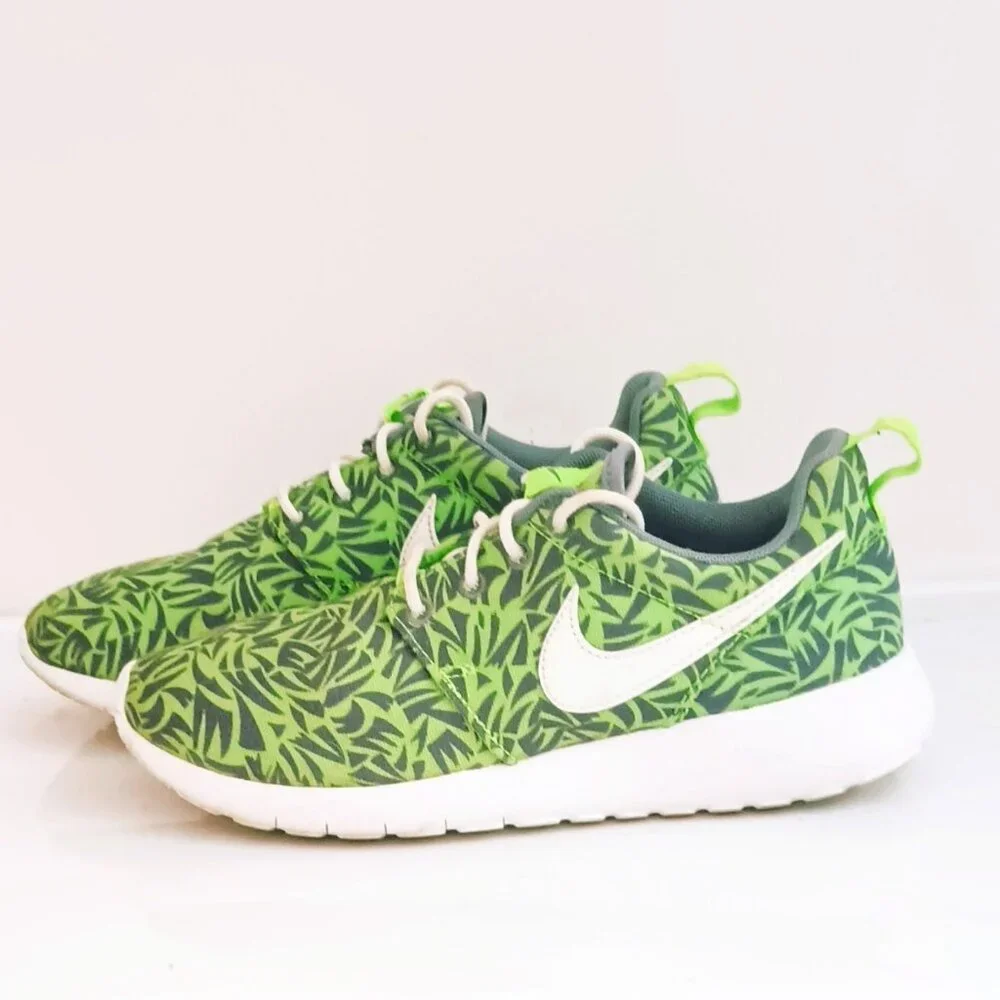 Nike Rosche One Print Sneakers 4Y Green Gray Palm Pattern Girl's Lace Up Shoes